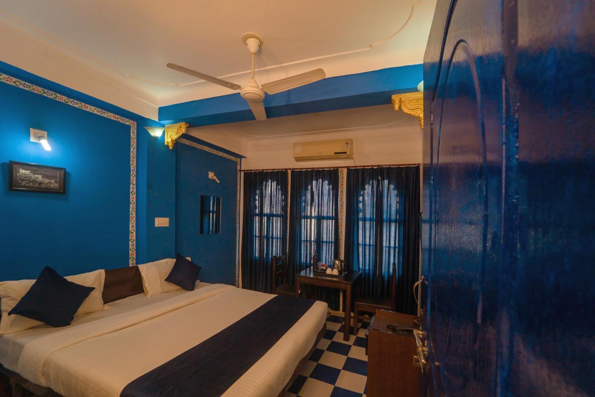 Venice View Hotel & Restaurant Udaipur Dış mekan fotoğraf