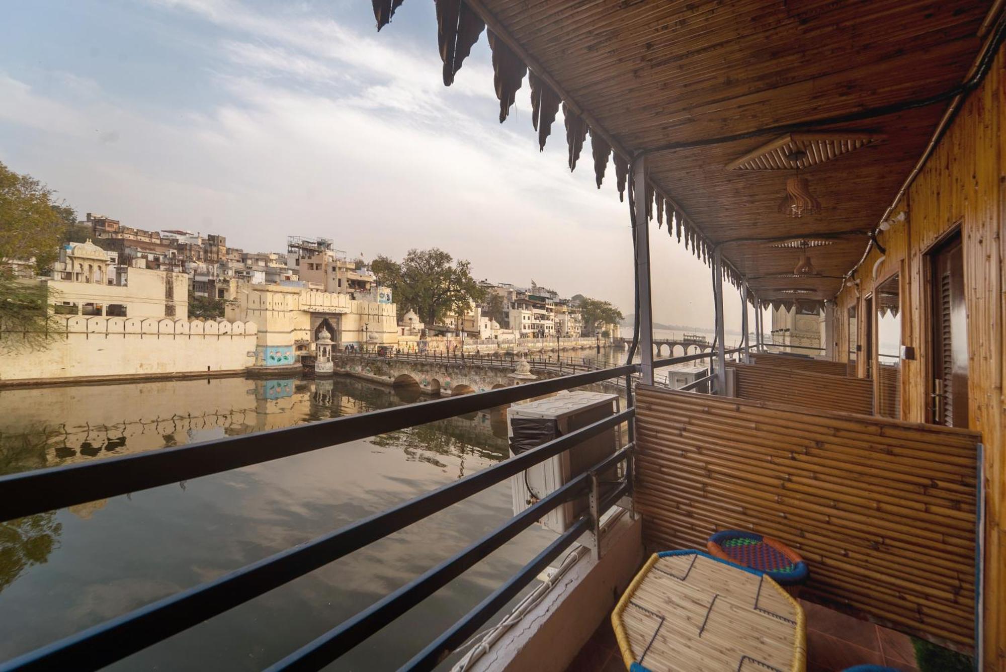 Venice View Hotel & Restaurant Udaipur Dış mekan fotoğraf